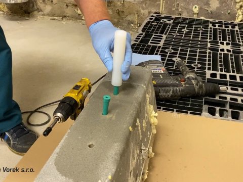 Using plastic lamellar injectors for grouting in practice